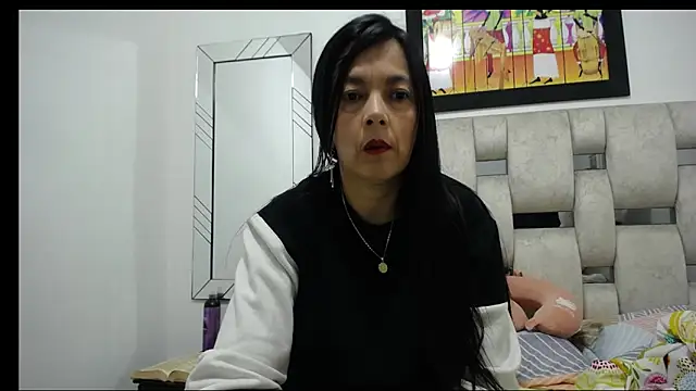 Snapshot of Alexxawinter chatting on 04/17/26, 12:24 Alexxawinter online show from 04/17/26, 12:24