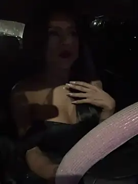 Snapshot of HOT_LADY_777 chatting on 12/25/24, 06:20 HOT LADY 777 online show from 12/25/24, 06:20