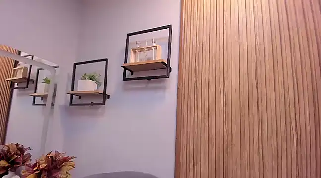 Eva Macalliter online show from 12/20/24, 09:32