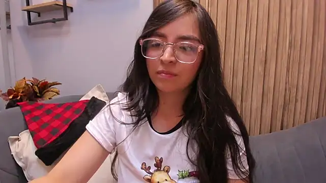 Eva Macalliter online show from 12/24/24, 07:06