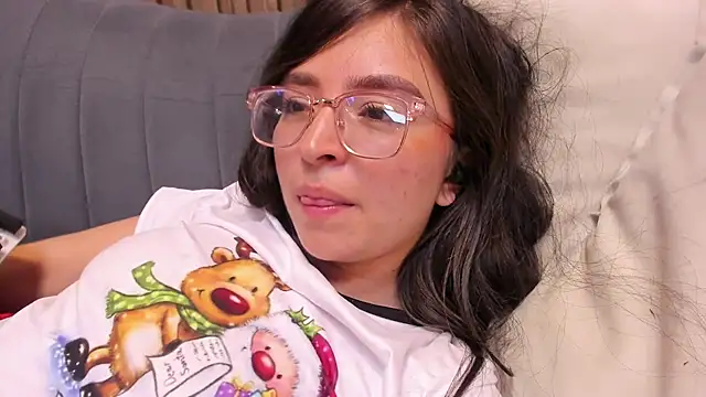 Eva Macalliter online show from 12/24/24, 04:19