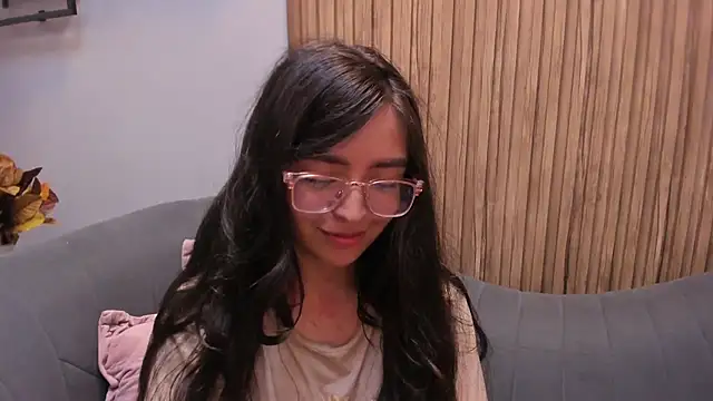 Eva Macalliter online show from 01/04/25, 09:21