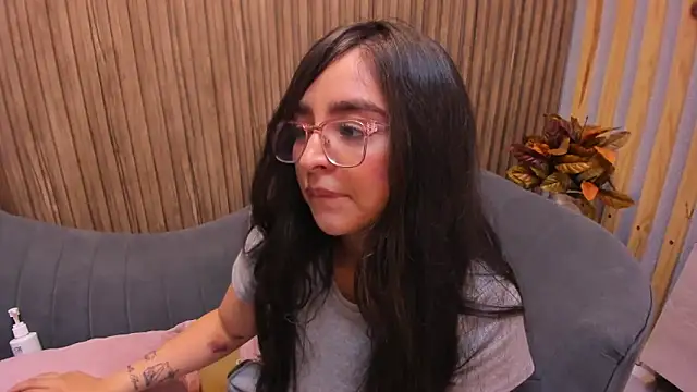 Eva Macalliter online show from 01/24/25, 09:28