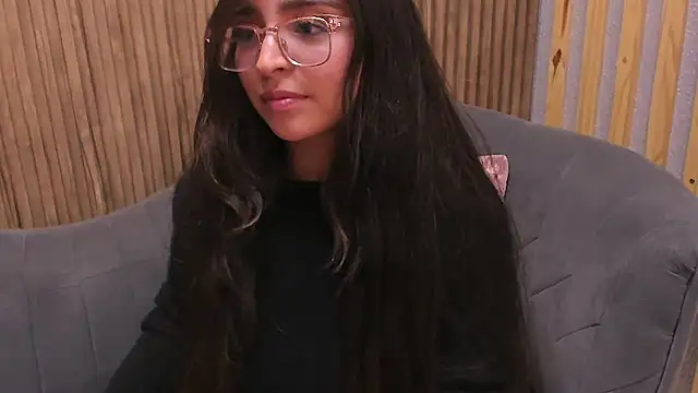 Eva Macalliter online show from 02/14/25, 09:13