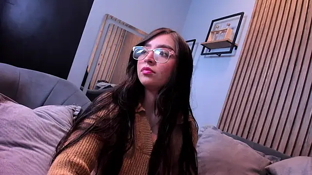 Eva Macalliter online show from 09/19/25, 10:16