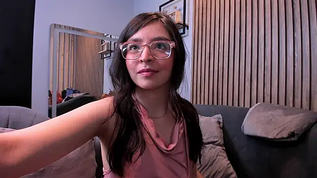 Eva Macalliter online show from 09/20/25, 11:33