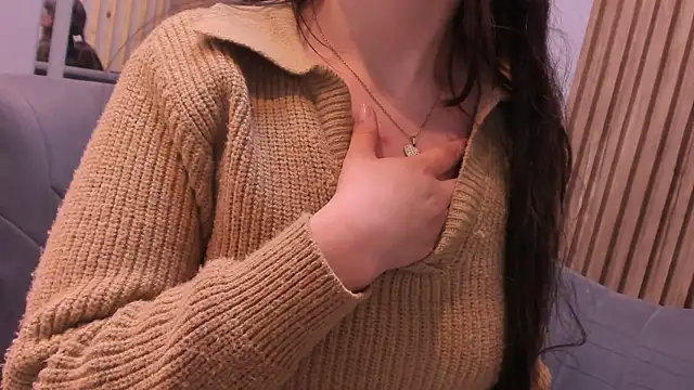 Eva Macalliter online show from 10/19/25, 03:07