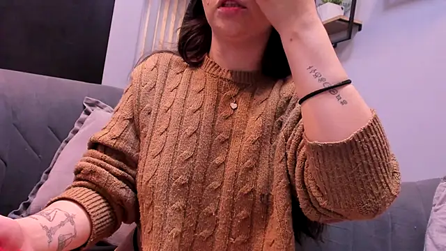 Eva Macalliter online show from 11/08/25, 03:18