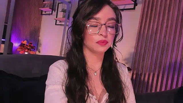 Snapshot of Eva_Macalliter chatting on 04/19/26, 03:17 Eva Macalliter online show from 04/19/26, 03:17