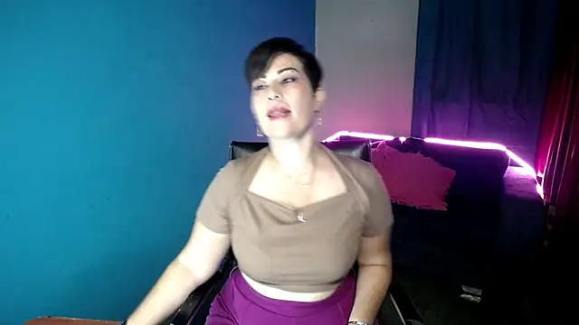 Snapshot of Sunny_rayz_ chatting on 06/20/26, 10:18 Sunny rayz online show from 06/20/26, 10:18