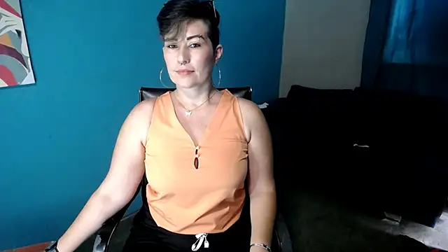 Snapshot of Sunny_rayz_ chatting on 07/06/26, 02:47 Sunny rayz online show from 07/06/26, 02:47