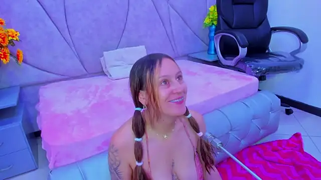 HornySlut69  online show from 10/22/25, 12:38