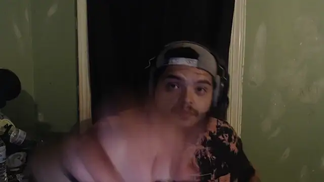 Snapshot of LatinoSized chatting on 06/02/26, 05:09 LatinoSized online show from 06/02/26, 05:09