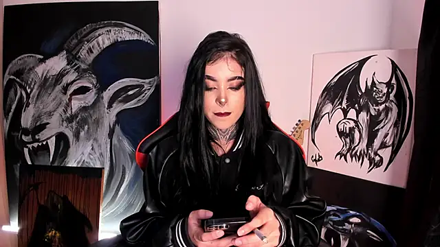 Snapshot of Rubyy-Rose1 chatting on 10/17/25, 02:04 Rubyy-Rose1 online show from 10/17/25, 02:04