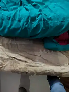 COUPLLE VILLAGE online show from 12/23/25, 05:38