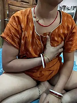 Snapshot of COUPLLE_VILLAGE chatting on 04/13/26, 03:23 COUPLLE VILLAGE online show from 04/13/26, 03:23