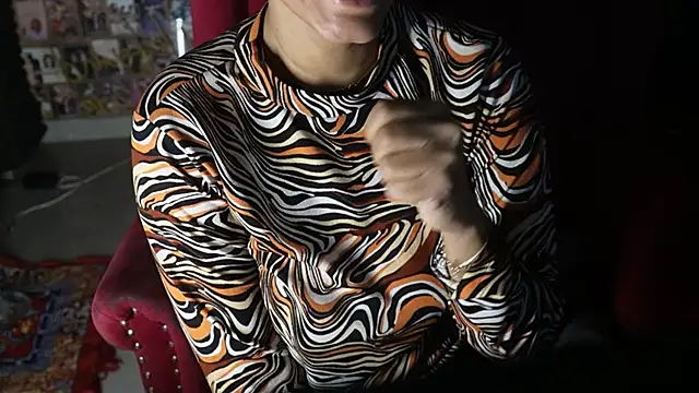 Snapshot of -AyeshaSinghania- chatting on 01/20/25, 05:06 -AyeshaSinghania- online show from 01/20/25, 05:06