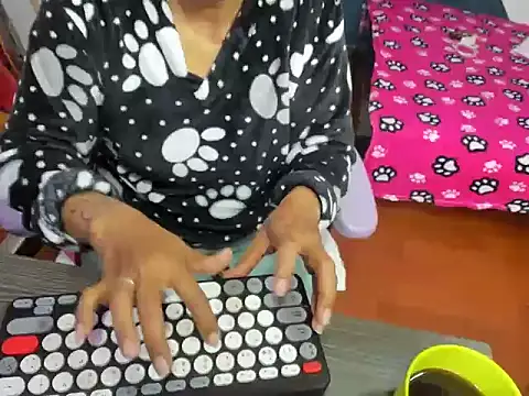 daleska ayala 1 online show from 11/14/25, 03:11