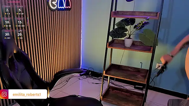 emily roberts1 online show from 11/30/25, 10:36