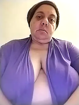 BustyBabyOfficial online show from 10/18/25, 11:38