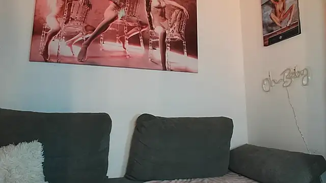 Snapshot of LessiaMia chatting on 03/05/25, 12:38 LessiaMia online show from 03/05/25, 12:38