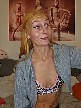 Snapshot of LessiaMia chatting on 10/26/25, 04:46 LessiaMia online show from 10/26/25, 04:46