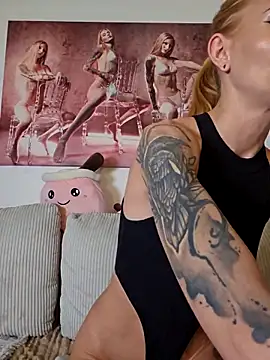 Snapshot of LessiaMia chatting on 02/22/26, 08:51 LessiaMia online show from 02/22/26, 08:51