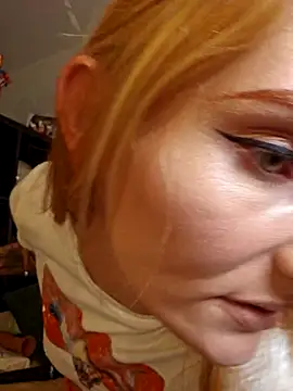 Snapshot of LessiaMia chatting on 04/22/26, 07:59 LessiaMia online show from 04/22/26, 07:59