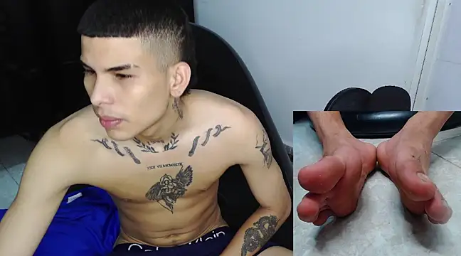 Snapshot of hot_king20 chatting on 02/08/25, 06:01 hot king20 online show from 02/08/25, 06:01