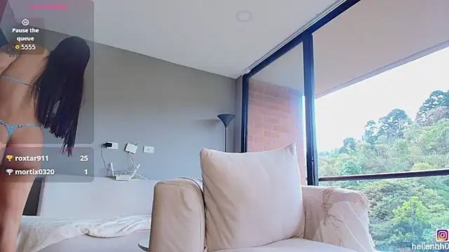 Helenbronwx online show from 02/04/26, 08:14