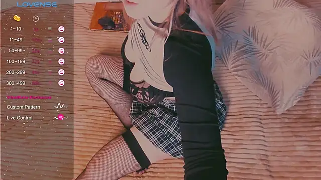 Snapshot of yoursugarbabe chatting on 01/05/25, 11:12 yoursugarbabe online show from 01/05/25, 11:12