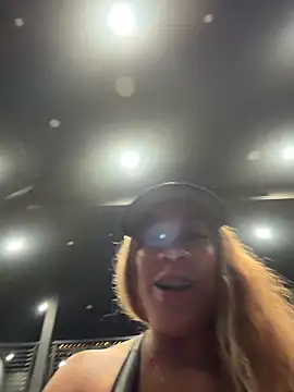 Snapshot of Bigbuttbrooklynn chatting on 12/15/25, 08:29 Bigbuttbrooklynn online show from 12/15/25, 08:29