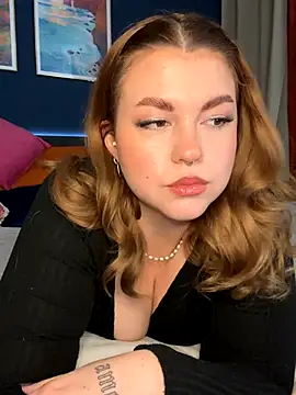 Snapshot of VictoriaLaFleur chatting on 10/04/25, 08:18 VictoriaLaFleur online show from 10/04/25, 08:18