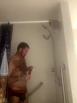 Snapshot of NYCLeatherBoi chatting on 12/23/25, 02:31 NYCLeatherBoi online show from 12/23/25, 02:31