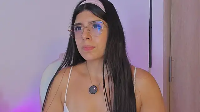 Snapshot of AnastaciaBlake chatting on 11/06/25, 05:52 AnastaciaBlake online show from 11/06/25, 05:52