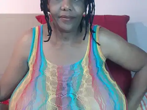 Snapshot of bustykelly chatting on 02/05/25, 09:15 bustykelly online show from 02/05/25, 09:15