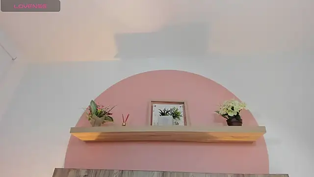 Snapshot of roseliam25 chatting on 12/12/24, 10:42 roseliam25 online show from 12/12/24, 10:42