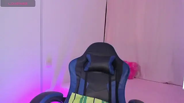 Snapshot of roseliam25 chatting on 10/07/25, 07:55 roseliam25 online show from 10/07/25, 07:55