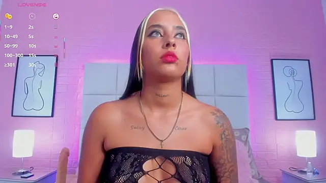 Snapshot of charlotte_kisss chatting on 03/28/26, 06:40 charlotte kisss online show from 03/28/26, 06:40