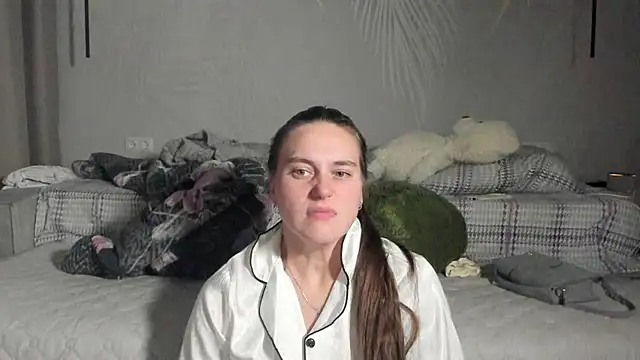 Snapshot of HarleyDeess chatting on 11/20/25, 03:07 HarleyDeess online show from 11/20/25, 03:07