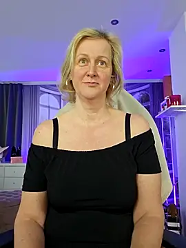 Snapshot of MarleneBloem chatting on 04/24/26, 03:25 MarleneBloem online show from 04/24/26, 03:25