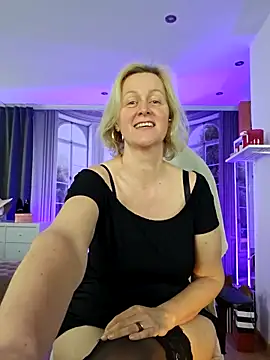 Snapshot of MarleneBloem chatting on 04/25/26, 01:03 MarleneBloem online show from 04/25/26, 01:03