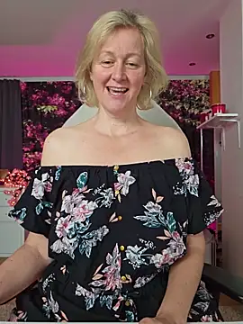 Snapshot of MarleneBloem chatting on 05/25/26, 07:36 MarleneBloem online show from 05/25/26, 07:36