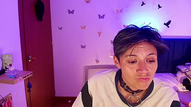 9 Fernanda 9 online show from 11/22/25, 07:51