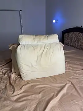 Snapshot of boymoon_20 chatting on 04/19/26, 12:11 boymoon 20 online show from 04/19/26, 12:11