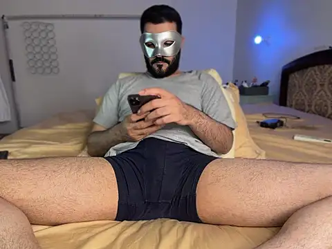 Snapshot of boymoon_20 chatting on 04/22/26, 12:24 boymoon 20 online show from 04/22/26, 12:24