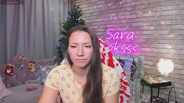 Snapshot of SarahCoksss chatting on 12/14/24, 04:45 SarahCoksss online show from 12/14/24, 04:45