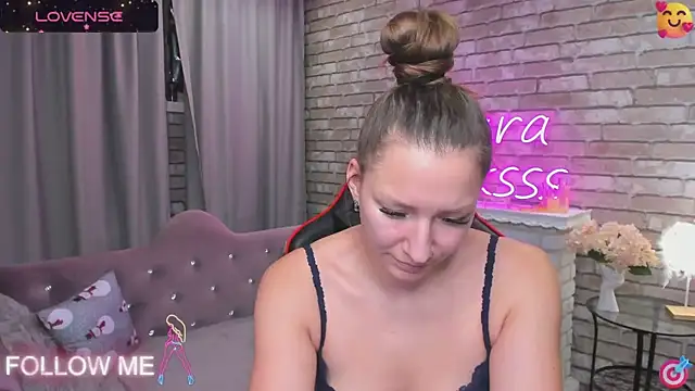 Snapshot of SarahCoksss chatting on 01/26/25, 08:36 SarahCoksss online show from 01/26/25, 08:36