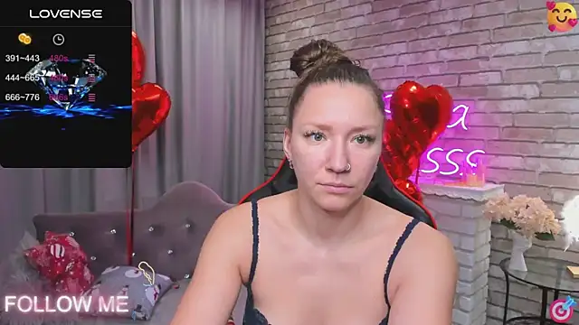 Snapshot of SarahCoksss chatting on 02/13/25, 12:24 SarahCoksss online show from 02/13/25, 12:24