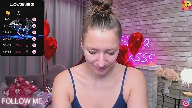 Snapshot of SarahCoksss chatting on 02/15/25, 12:15 SarahCoksss online show from 02/15/25, 12:15